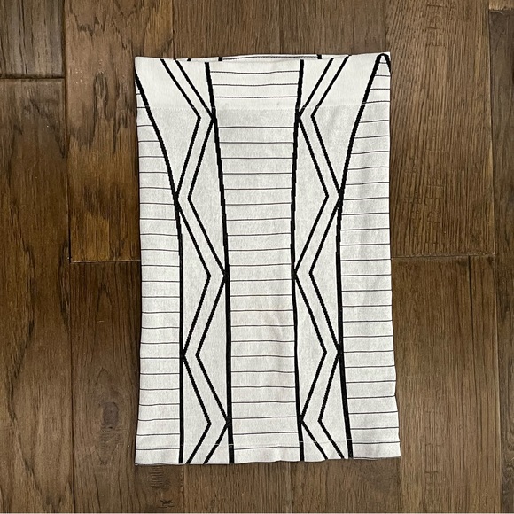 BCBGeneration Skirt - Picture 3 of 7